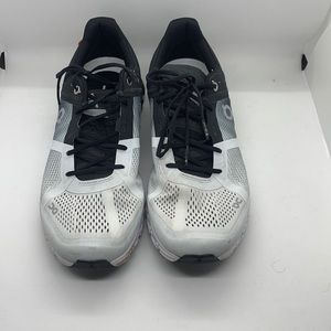 On-Cloud Cloudflow running shoe